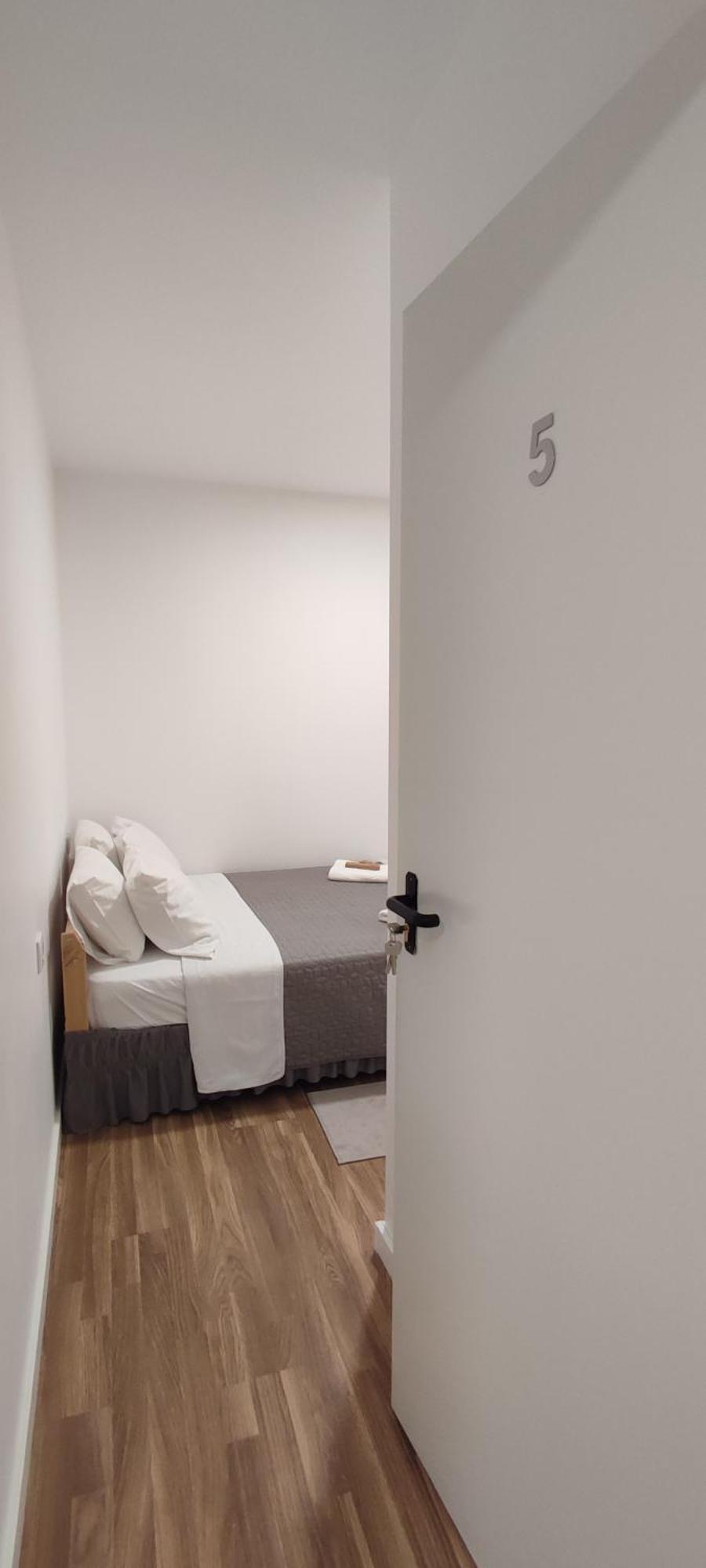 Habtiar Guest House براغا الغرفة الصورة